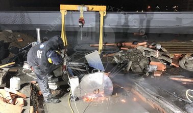 Резка проёмов на крыше